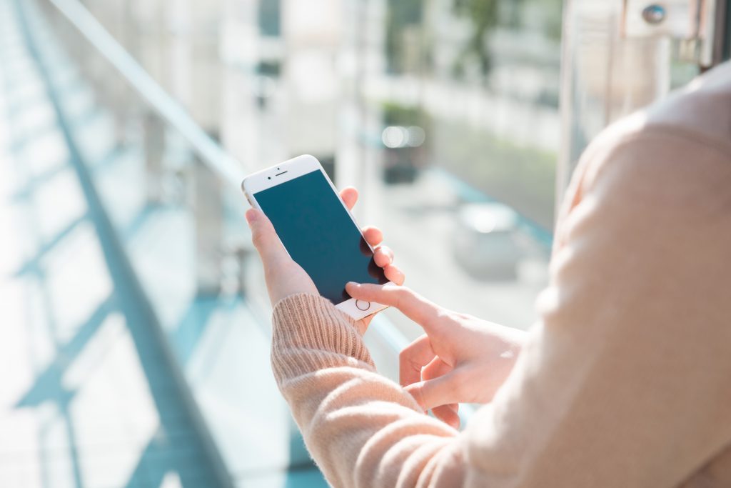 phone_woman